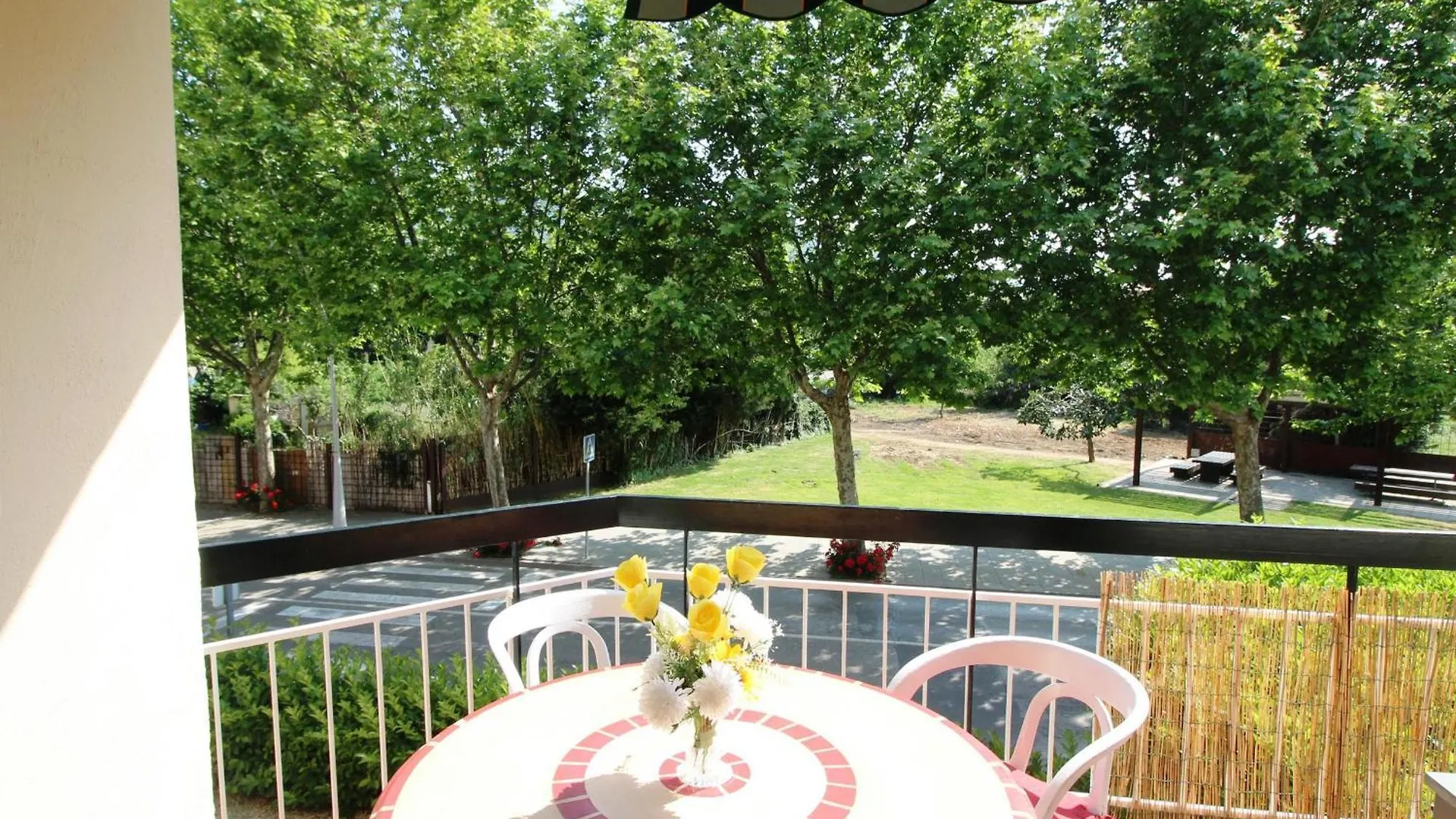 Europa 15 - Apartamento Centrico En Llanca Con Dos Dormitorios. - Es-228-72 Apartment